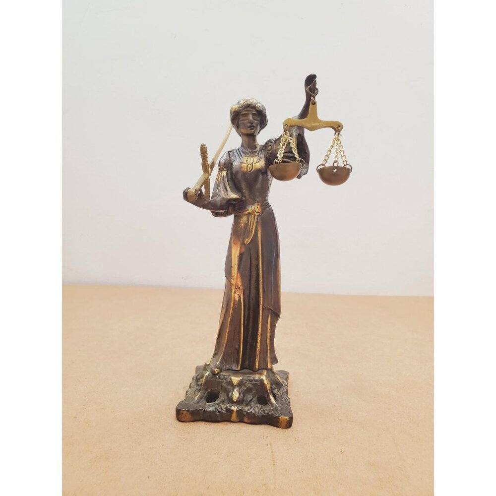 Bronze Sculpture Lady Justice Figurine - Statue , Gift for Lawyer - Themis - Picture 10 of 16